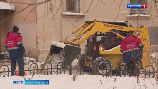 С начала недели из петербургских дворов вывезли около 40 тысяч кубометров снега