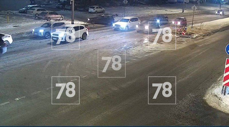 Сотрудники «Водоканала» убрали последствия разлива воды на пересечении Парашютной и Байконурской улиц