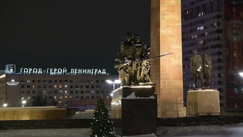 А с высоток Московского проспекта в честь Дня прорыва блокады можно будет увидеть «Лучи Победы»