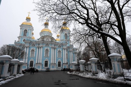 Председатель Законодательного Собрания Александр Бельский и Губернатор Александр Беглов посетили божественную литургию в Николо-Богоявленском Морском соборе, которую возглавил митрополит Варсонофий