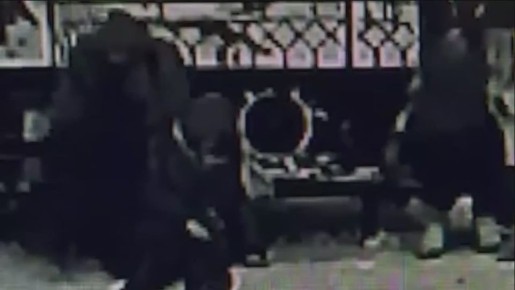 Паленый алкоголь стал предварительной причиной смерти женщины у могилы Виктора Цоя