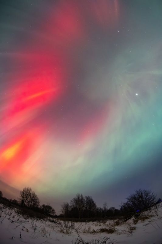 Пик сильнейшей магнитной бури пройден, сообщили в институте космических исследований РАН