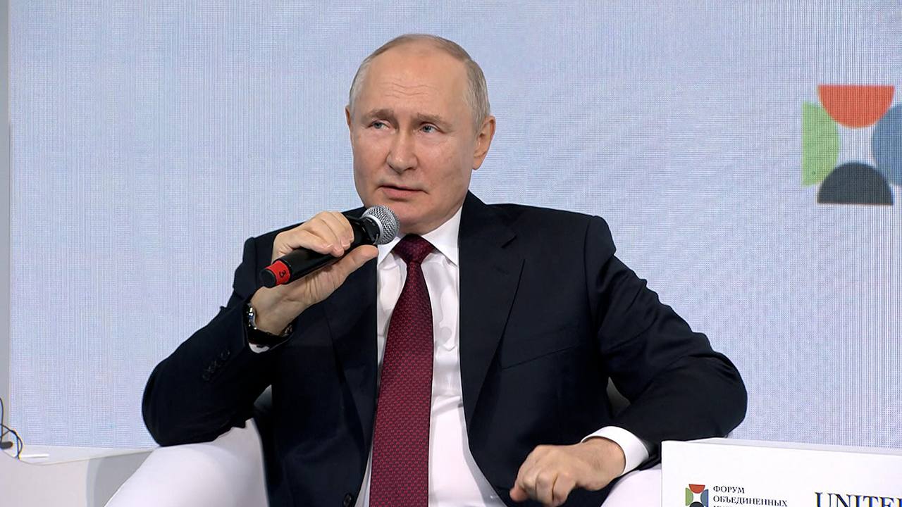 Дания всегда относилась к Гренландии жёстко, как к колонии — Путин