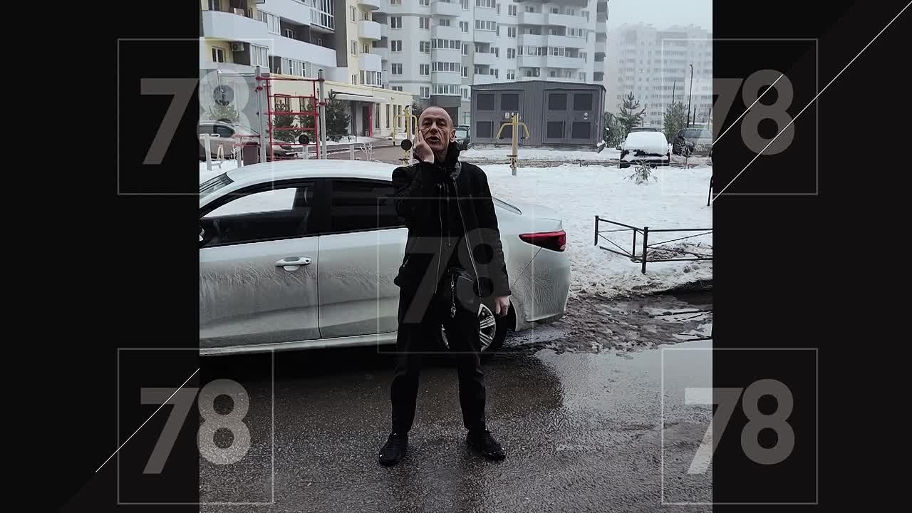 Замечательный сосед продолжает играть на нервах жителей дома на Тихоокеанской улице в Парголово