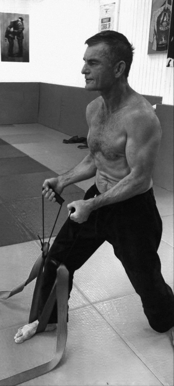 Сергей Колясников: ТВЕРДЬ-Ъ - тренировочная система для обычных людей необычной эффективности! Сергей Колясников: ТВЕРДЬ-Ъ - тренировочная система для обычных людей необычной эффективности!