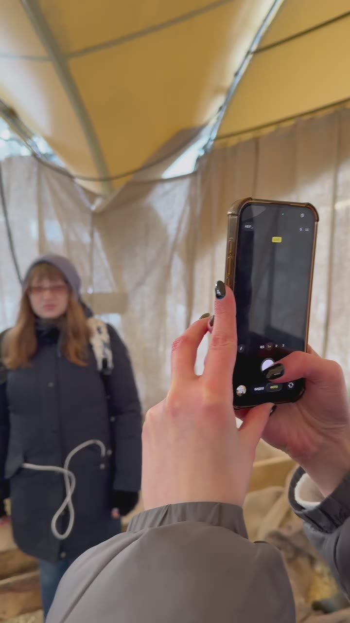 В Ленинградском зоопарке открылась выставка «Внимание! В кадре блокадный зоосад»