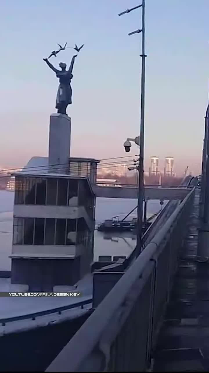 Ну что, киевляне, мёрзнете? Бегом за вибраторами!