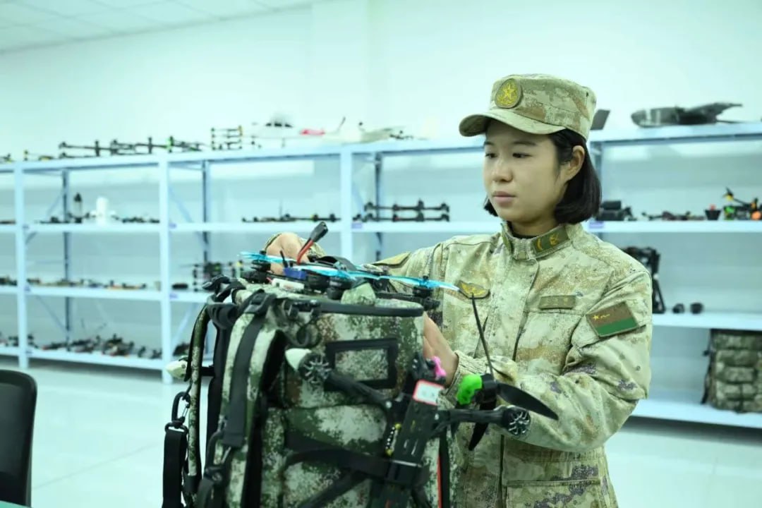 Ударные дроны под женским контролем Ударные дроны под женским контролем