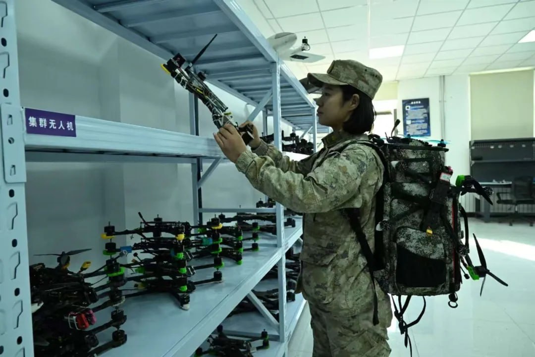 Ударные дроны под женским контролем Ударные дроны под женским контролем