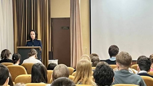 Следователь следственного отдела по Кировскому району ГСУ СК России по городу Санкт-Петербурга провела профилактическое занятие в школе