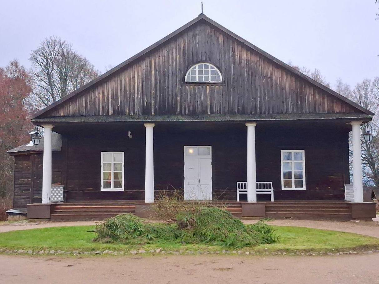 Здесь жила семья — прообраз Лариных