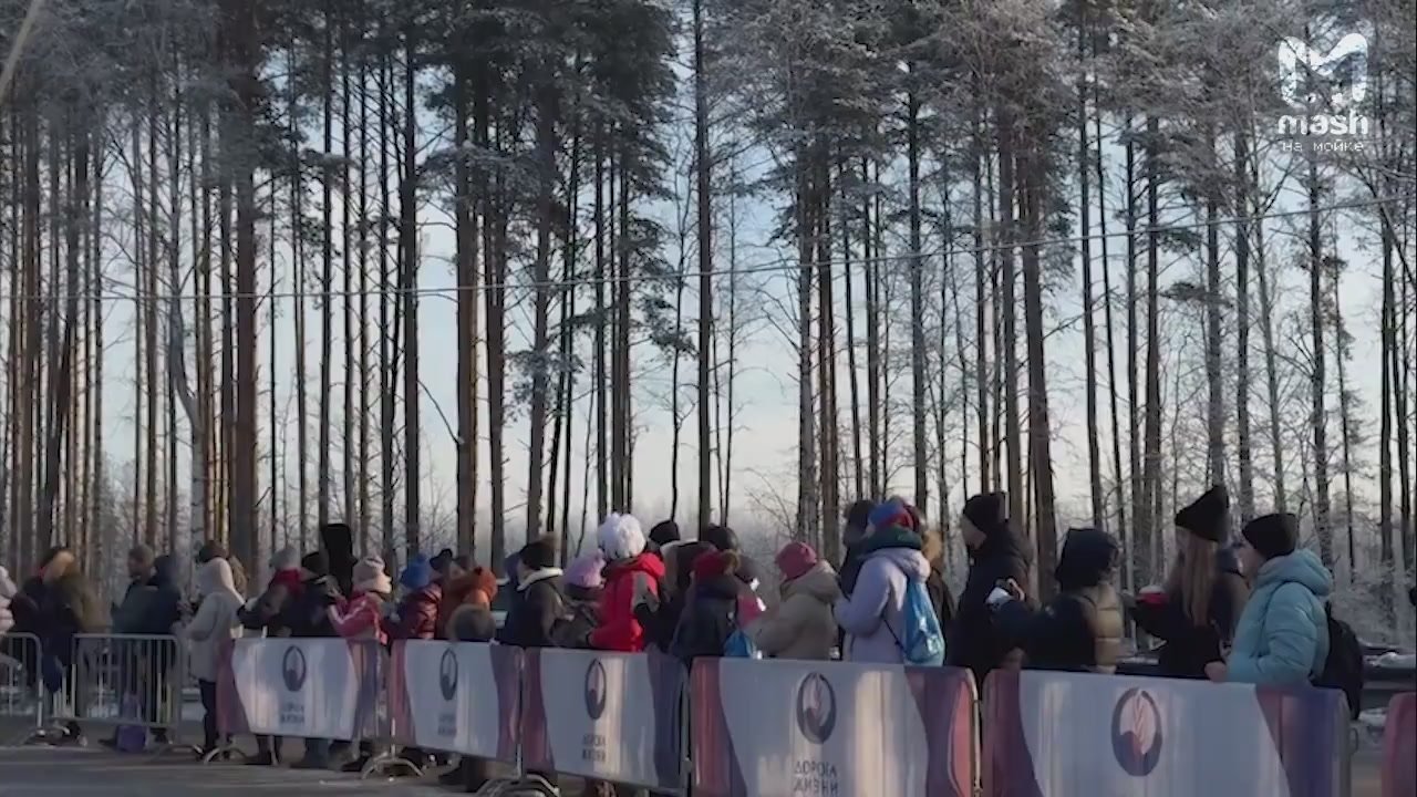 Семь тысяч человек — столько в этом году вышли на старт зимнего марафона "Дорога жизни", который посвящён полному освобождению Ленинграда от фашистской блокады