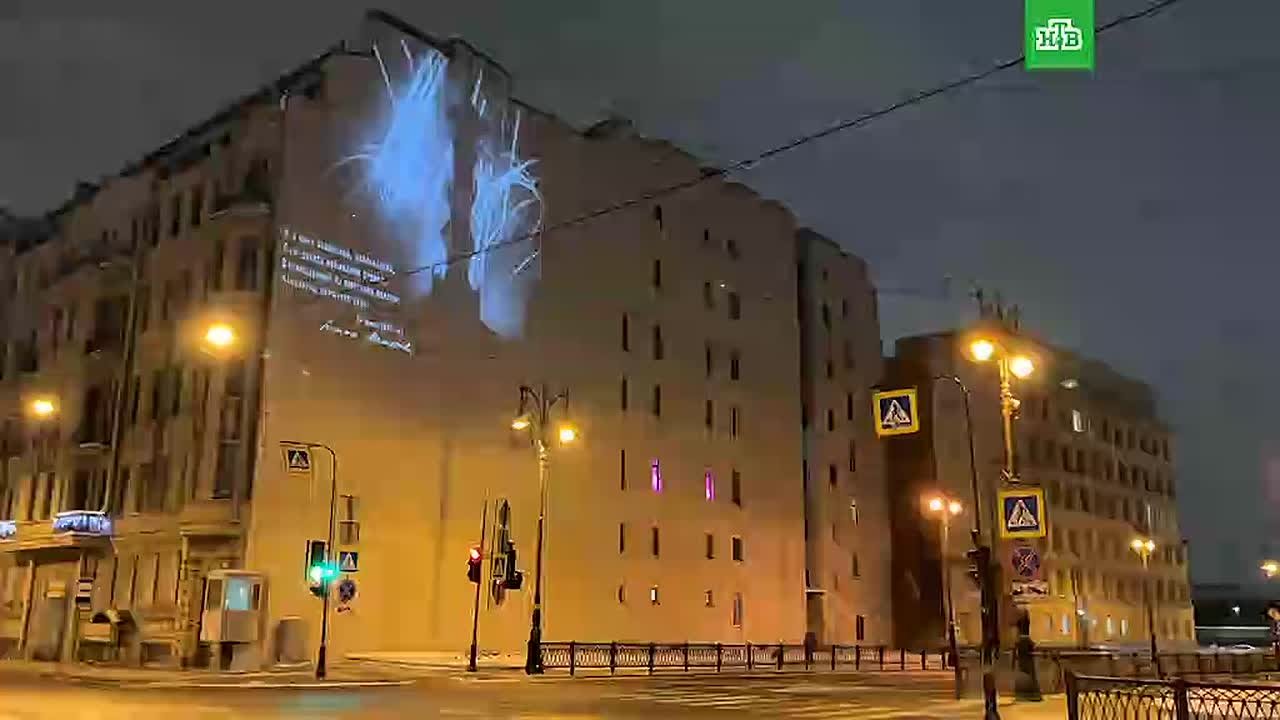 В преддверии Дня полного снятия блокады на фасадах петербургских зданий появятся особые световые проекции