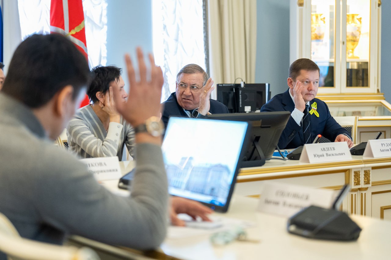 Комиссия поддержала законопроект о бесплатном втором профобразовании для вдов участников СВО