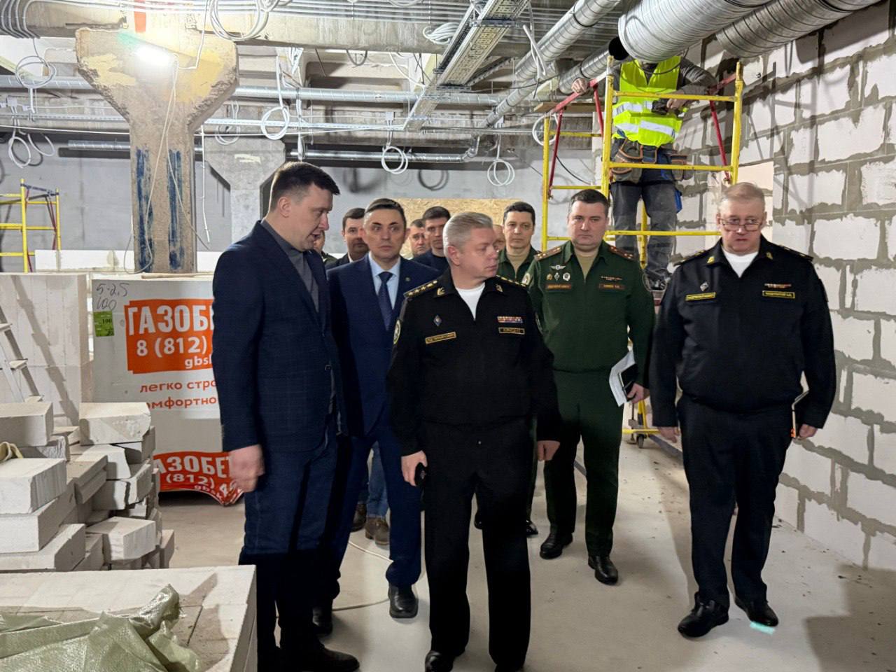 Заместитель Председателя СК России – руководитель ГВСУ проверил строительные работы в современной генетической лаборатории