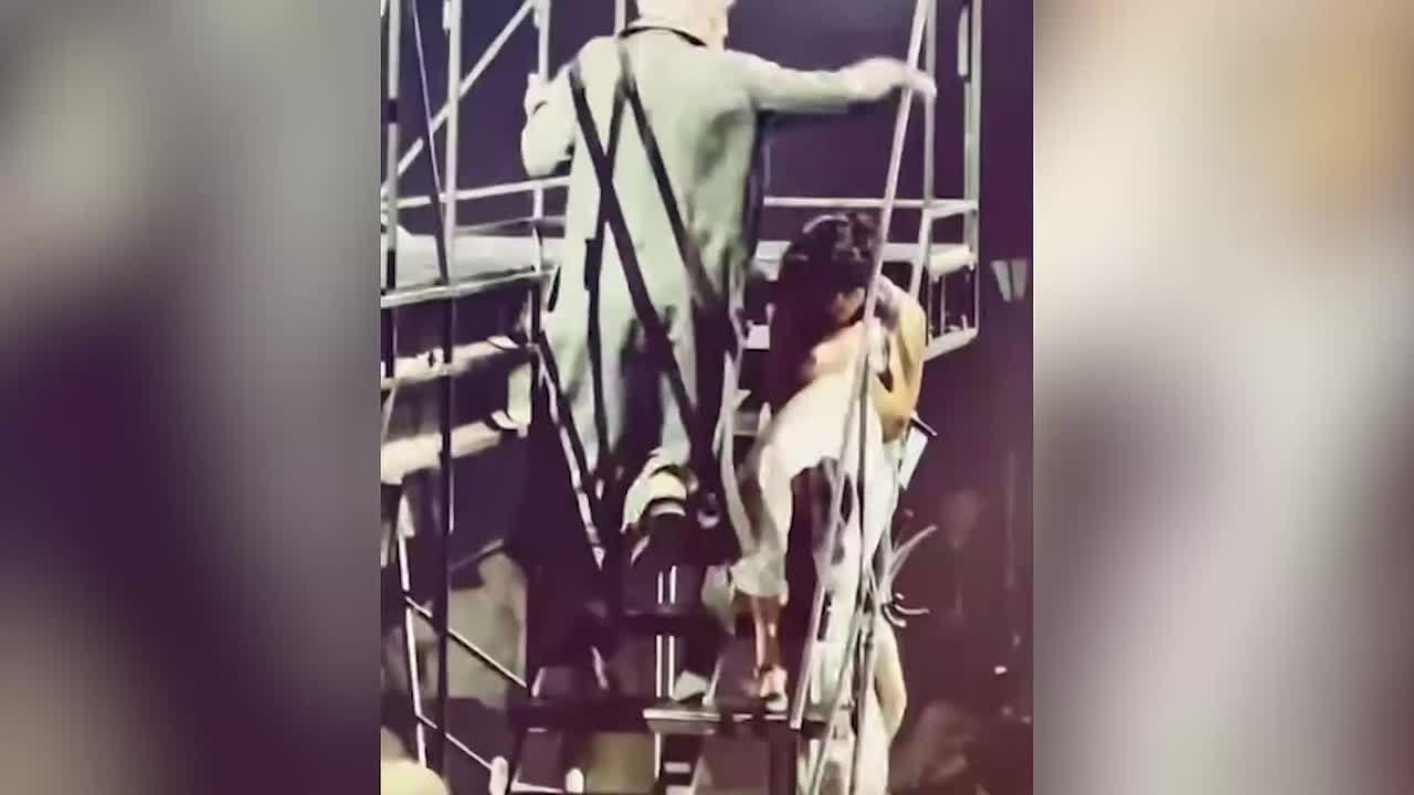 Сломавший позвоночник актер Илья Дель вернулся на сцену