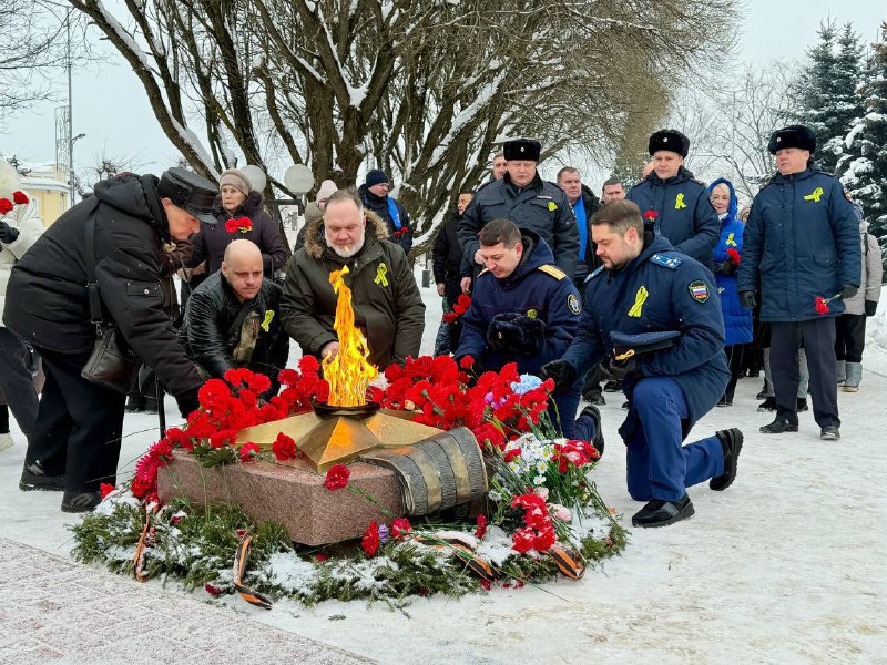 Руководитель и сотрудники следственного отдела по городу Тихвину приняли участие в торжественно-траурном мероприятии «Мы эту память пронесем через года..»