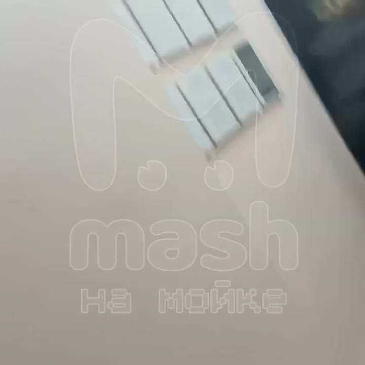 На видео: ученики лицея № 344 бегут по коридору подальше от дымящегося помещения