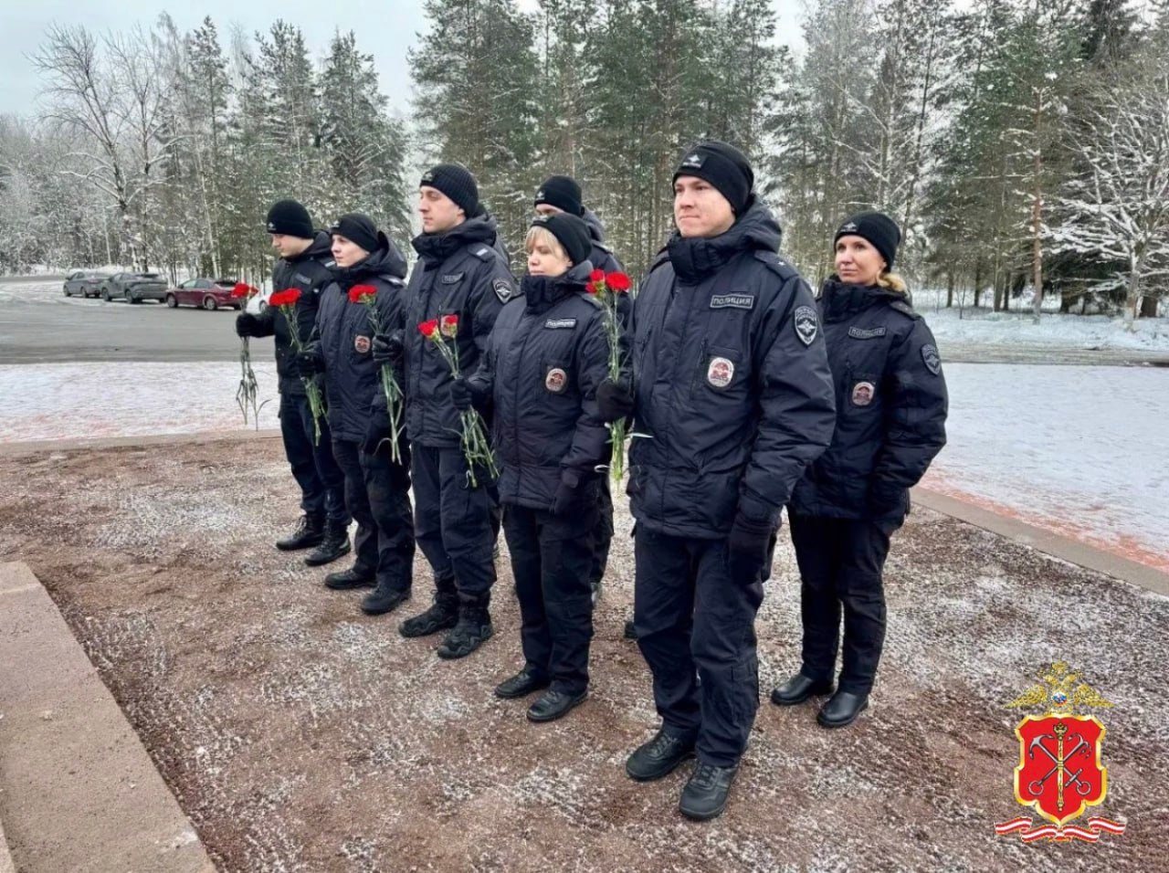 Полиция Петербурга продолжает участие в памятных мероприятиях, посвященных 82 - ой годовщине полного освобождения Ленинграда от фашистской блокады Полиция Петербурга продолжает участие в памятных мероприятиях, посвященных 82 - ой годовщине полного освобождения Ленинграда от фашистской блокады