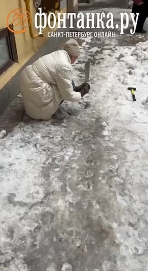 В детском саду на Малой Садовой неделю ждали уборку улиц — родители малышей рассказали, что жаловались на гору снега и опасную наледь, но реакции не увидели