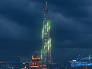 В честь Дня снятия блокады петербургские мосты сменили подсветку