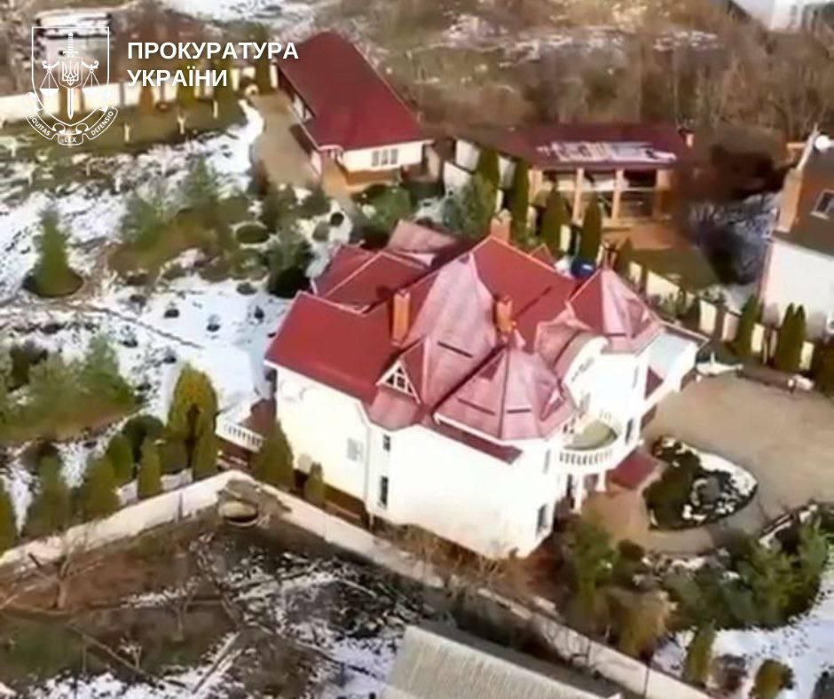 Как живёт очередной «слуга народа» Как живёт очередной «слуга народа»