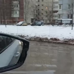 Живописный утренний пейзаж на Маршала Захарова: море, обрамлённое сугробами