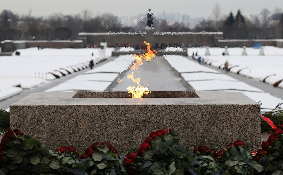 27 января Президент Российской Федерации В.В.Путин принял участие в памятных мероприятиях, посвящённых 82-й годовщине полного освобождения Ленинграда от фашистской блокады 27 января Президент Российской Федерации В.В.Путин принял участие в памятных мероприятиях, посвящённых 82-й годовщине полного освобождения Ленинграда от фашистской блокады