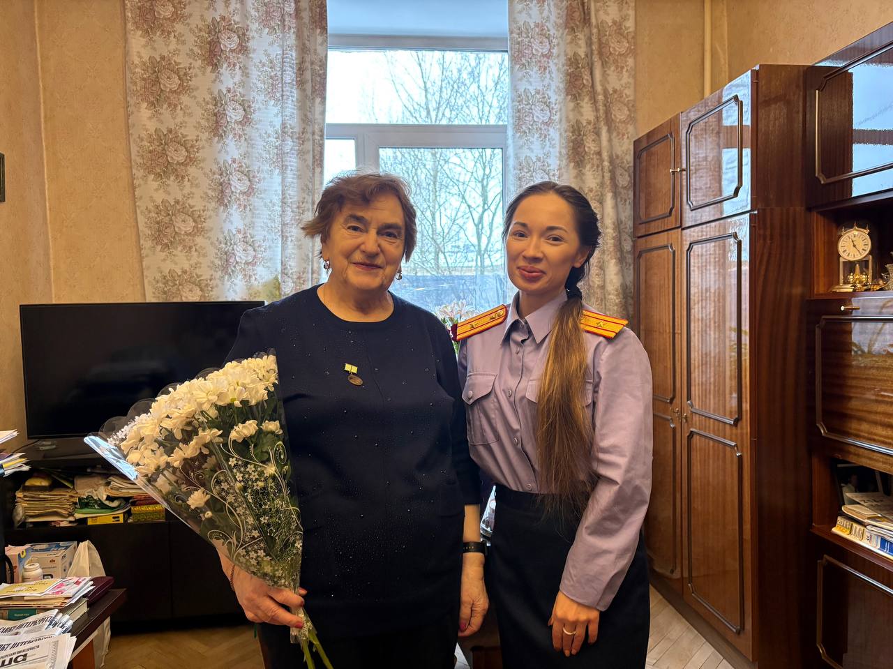 Сотрудники территориальных следственных отделов ГСУ СК России по городу Санкт-Петербургу навестили ветеранов Великой Отечественной войны в связи с празднованием дня полного освобождения Ленинграда от фашистской блокады Сотрудники территориальных следственных отделов ГСУ СК России по городу Санкт-Петербургу навестили ветеранов Великой Отечественной войны в связи с празднованием дня полного освобождения Ленинграда от фашистской блокады