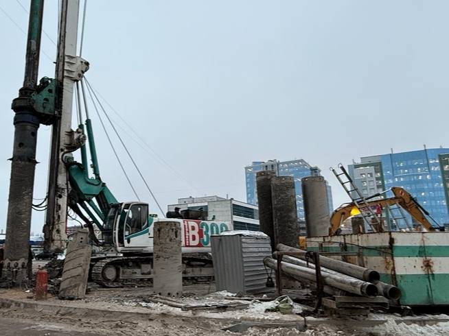 На Благодатной улице всё готово для прокладки эскалаторного тоннеля будущей станции метро «Броневая» На Благодатной улице всё готово для прокладки эскалаторного тоннеля будущей станции метро «Броневая»