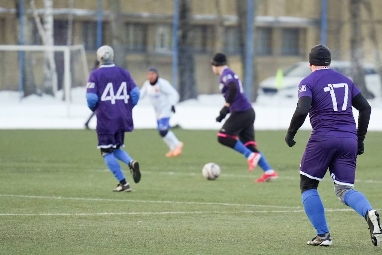 Спикер парламента Александр Бельский и Губернатор города Александр Беглов возложили цветы к Памятнику футболистам блокадного Ленинграда Спикер парламента Александр Бельский и Губернатор города Александр Беглов возложили цветы к Памятнику футболистам блокадного Ленинграда