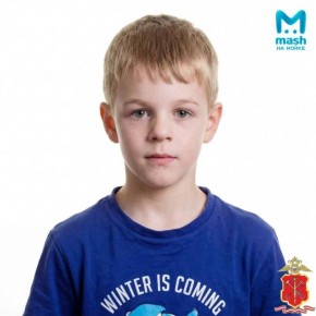 Больше 50 человек прямо сейчас прочёсывают Красносельский район в поисках двятилетнего мальчика — каждая минута критична