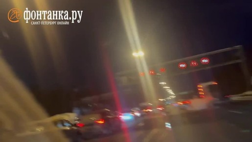 Не менее 10 машин столкнулись в массовом ДТП на КАД