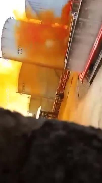 Химическое марево: в Индонезии 30 человек срочно госпитализировали из-за аварии на промышленном терминале