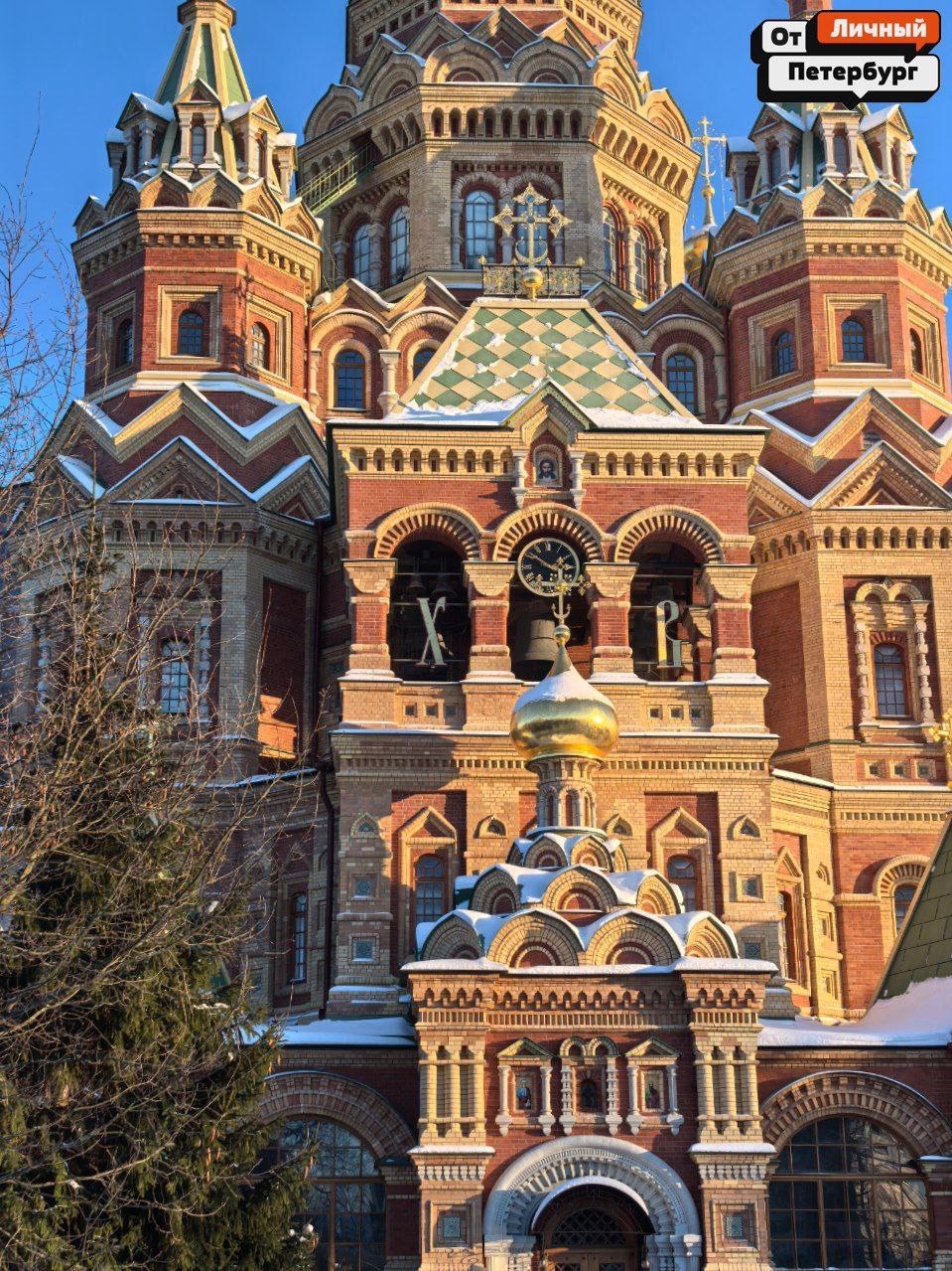 Этот вид вы точно не забудете: обзорная площадка Собора Петра и Павла в Петергофе Этот вид вы точно не забудете: обзорная площадка Собора Петра и Павла в Петергофе
