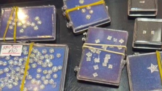 7,5 кг бриллиантов пытались незаконно продать на выставке в Петербурге