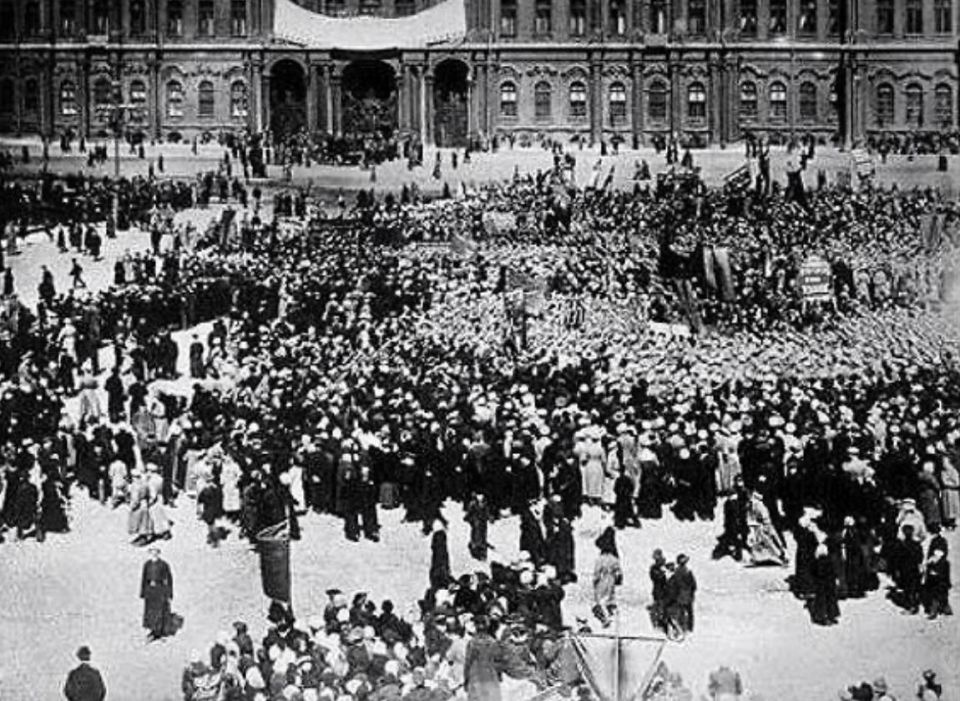 ������ ����������: ������������, ��� ���� �������� 23�25 ������� 1917 ���� ����������� ���������� ������