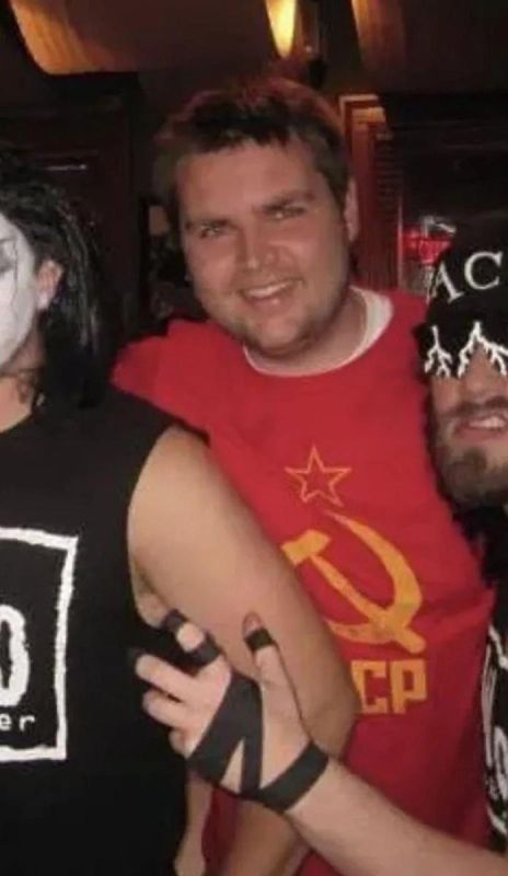 Михаил Онуфриенко: Да-да-да, вы угадали. Это Ди Вэнс в молодости