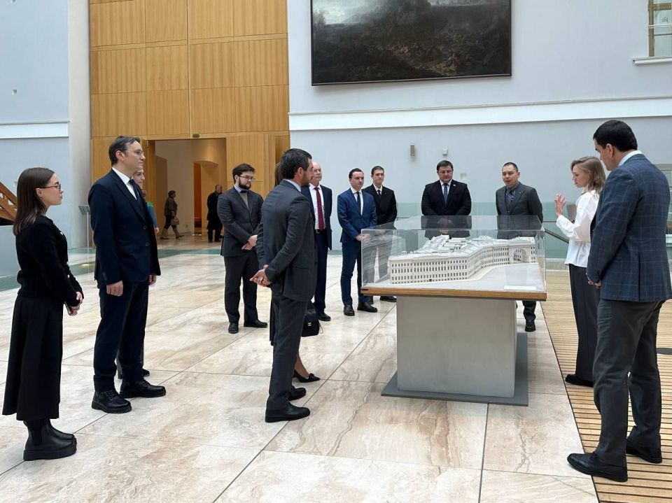 6 февраля совместно с Государственным Эрмитажем Представительство МИД России в Санкт-Петербурге организовало экскурсию по восточному крылу Главного штаба, где ранее располагалось Министерство иностранных дел Российской...