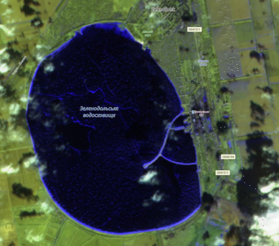 Криворожская ТЭС до сих пор не работает после ударов ВС РФ. Собственно, это одна из причин многодневного отсутствия света и тепла в городе, где когда-то породили кокаинового фюрера