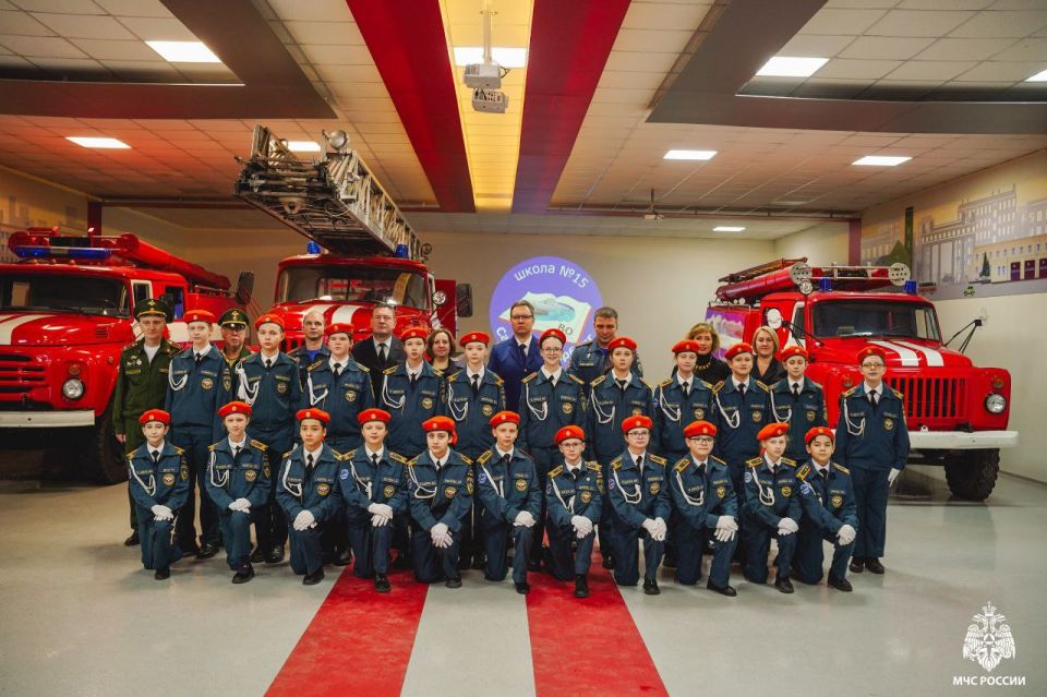 Пятиклассники школы № 15 Василеостровского района вступили в ряды «чрезвычайных кадет»