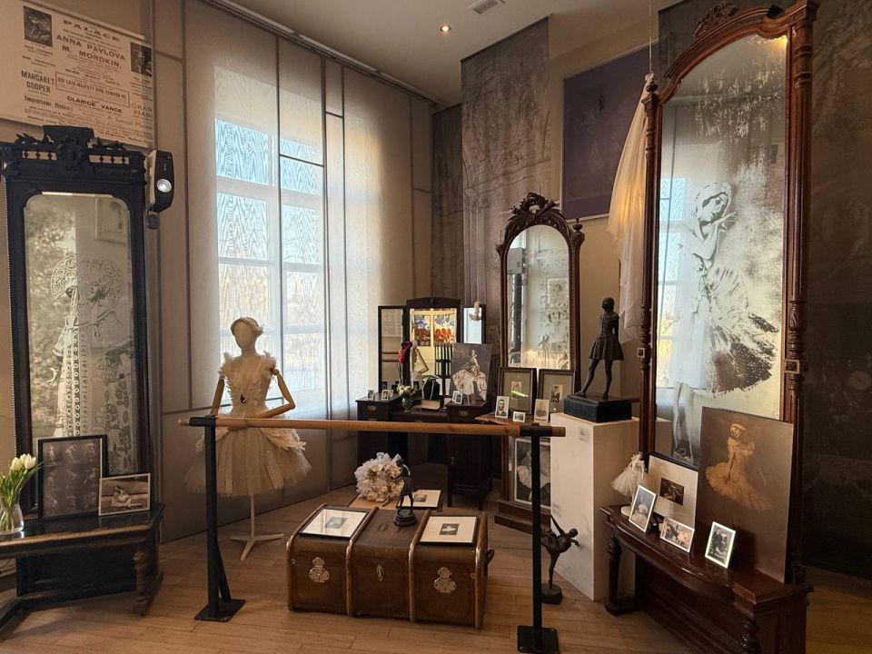 ����� ��������: � ��������� Arts Square Gallery, ������� ������������� � ����, ��� ���� ����� ���� ���� �������, ��������, ����������� ������� ��������