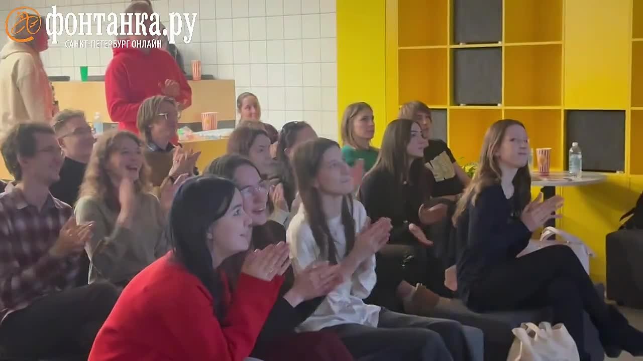 Однокурсники Петра Гуменника поддержали фигуриста в стенах университета ИТМО