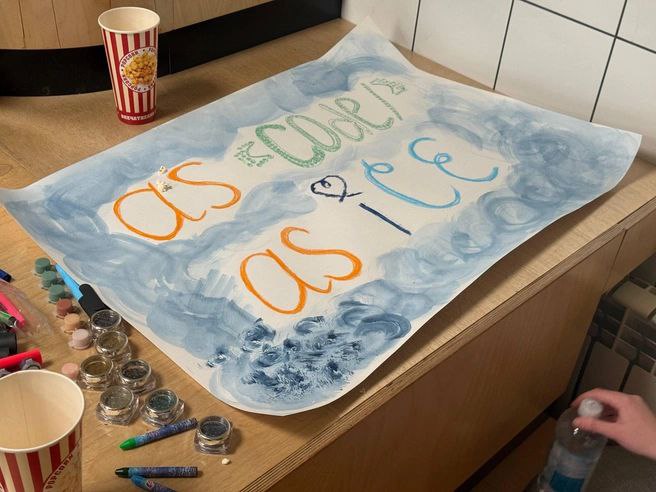 Однокурсники Петра Гуменника поддержали фигуриста в стенах университета ИТМО Однокурсники Петра Гуменника поддержали фигуриста в стенах университета ИТМО