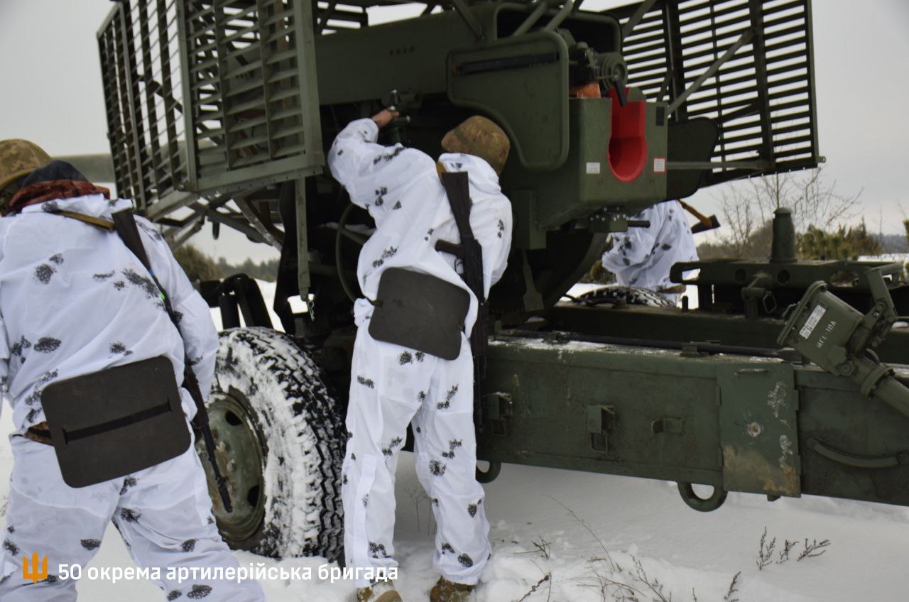 Украинская 155-мм буксируемая гаубица 2П22 «Богдана-БГ» на вооружении 50-й отдельной артиллерийской бригады ВСУ Украинская 155-мм буксируемая гаубица 2П22 «Богдана-БГ» на вооружении 50-й отдельной артиллерийской бригады ВСУ