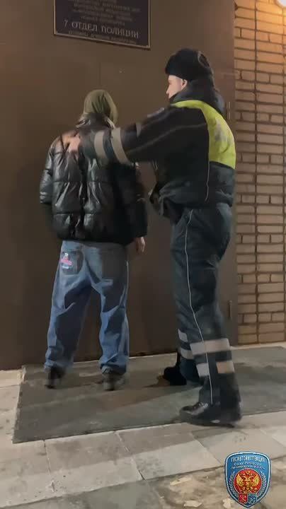 Во Фрунзенском районе Санкт-Петербурга очередная попытка устроить опасные маневры на автомобиле обернулась для молодого человека неприятностями