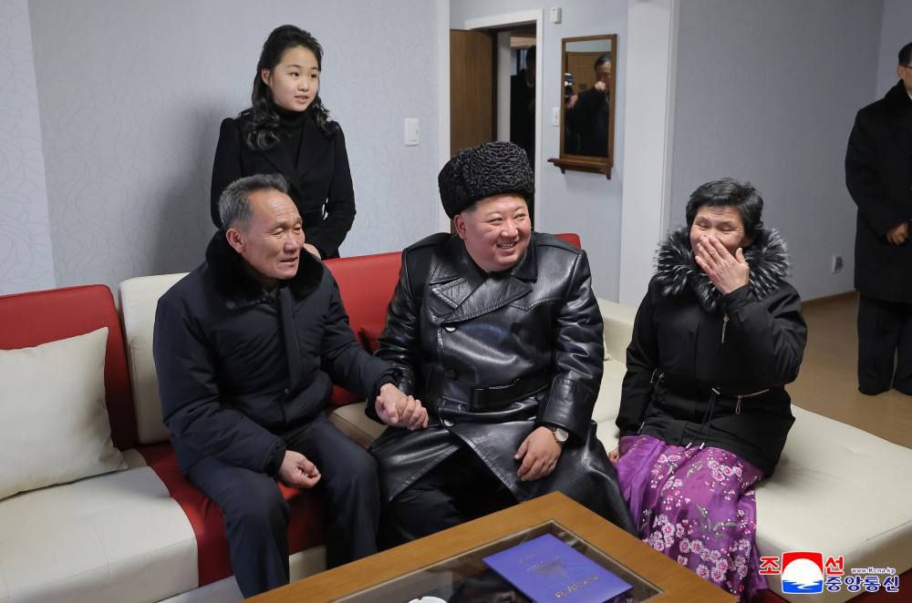 Ким Чен Ын назвал новую улицу в Пхеньяне в честь участников боевых действий в Курской области Ким Чен Ын назвал новую улицу в Пхеньяне в честь участников боевых действий в Курской области