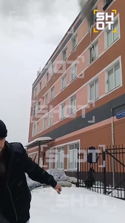 Шесть человек пострадали при пожаре в хостеле в Москве