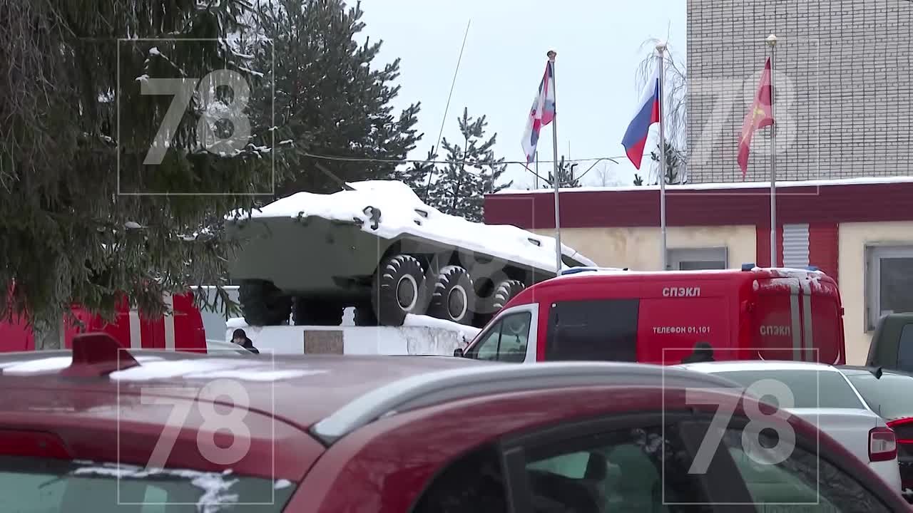 В результате обрушения во Всеволожском районе погибли два контрактника и замначальника полевого банка