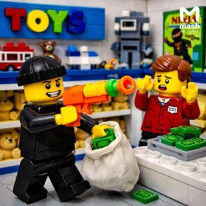 Ограбление с игрушечным стволом устроил главный питерский фанат LEGO — перед этим мужчина стащил десяток конструкторов из детского магаза